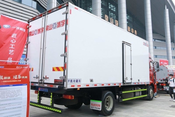 FAW Jiefang J6L Chłodnia wywrotka 240 KM 4X2 6,8 m