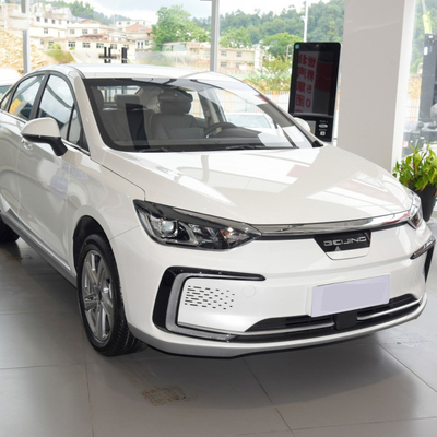 BAIC EU5 Auto osobowe pojazdy w 8-biegowej luksusowej wersji o dużej mocy Samochód sedan