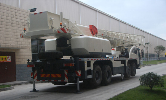 TTC055G-V Żuraw mobilny montowany na kołach o maksymalnym udźwigu 55 ton