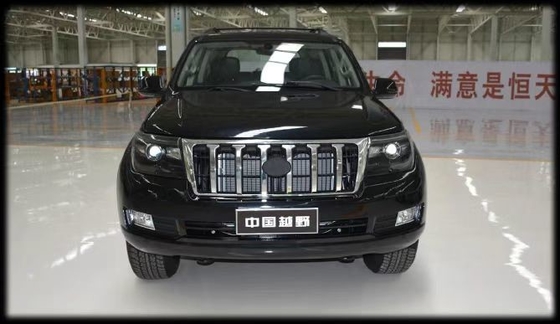 W magazynie terenowy SUV Duża moc Duża przestrzeń Trzy kolory Produkcja samochodów Zaawansowana technologia silników