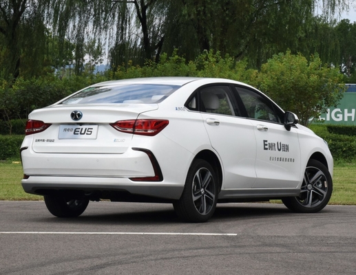 Sedan EU5 R500 Inteligentny samochód elektryczny Long Range Baic o zasięgu 416 km