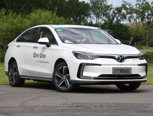 Sedan EU5 R500 Inteligentny samochód elektryczny Long Range Baic o zasięgu 416 km