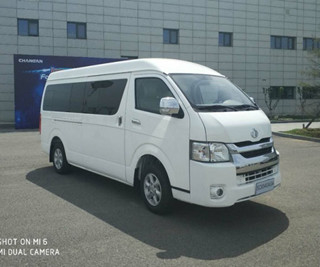 2.4L 82kw Używany autobus pasażerski 15-osobowy autokar 5-biegowy podręcznik