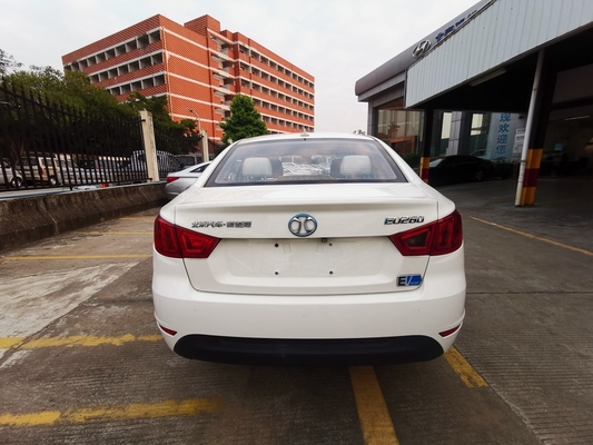 EU260 Elektryczny samochód sedan 100kw 260NM