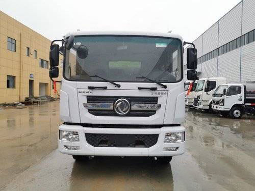 Dongfeng Duolika D9 Cysterna na wodę używana