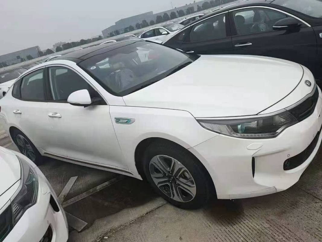 Kia K5 Hybrid 2.0L GLS 6 Speed ​​AT Sedan Używany samochód średniej wielkości 115kW